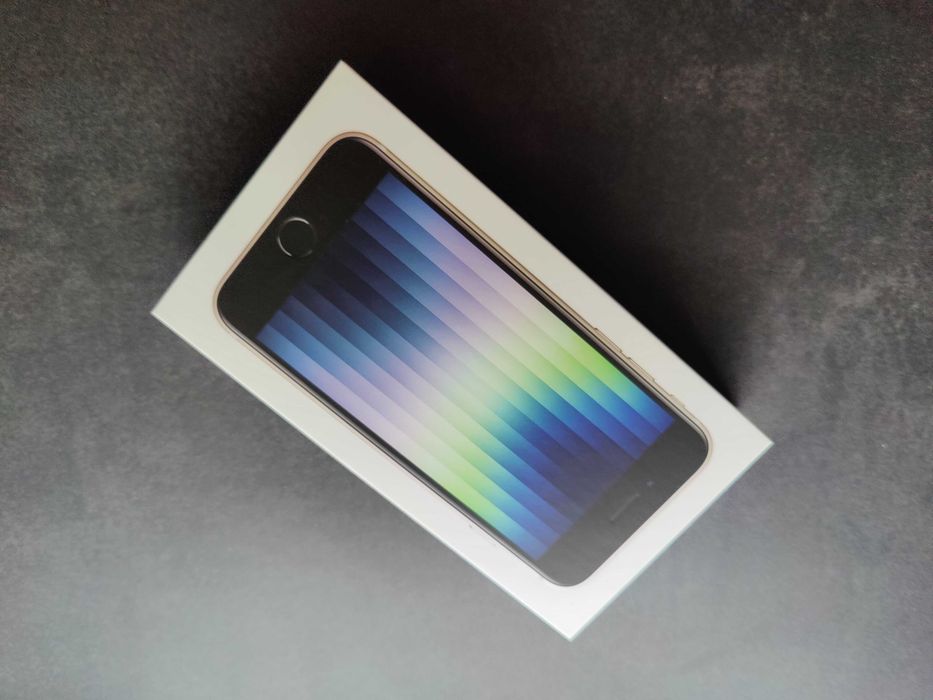 Stan Idealny  Kompletne Pudełko Apple iPhone SE 64GB Black