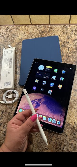 Tablet iPad Apple - iOS 17.7 - TOUCH ID - PROCREATE
