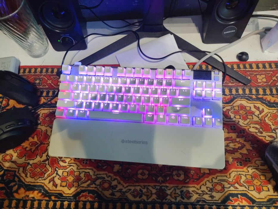 Komputer + Akcesoria (RTX 3070, 32gb ram, i5)