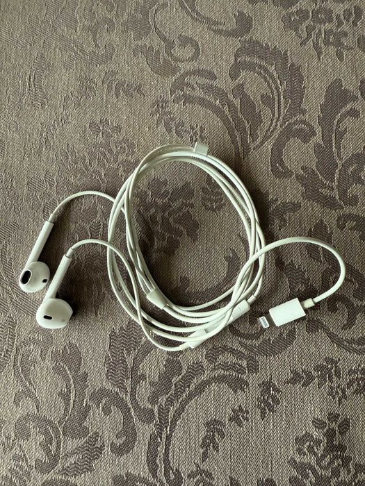 iPhone 13 com todo o equipamento