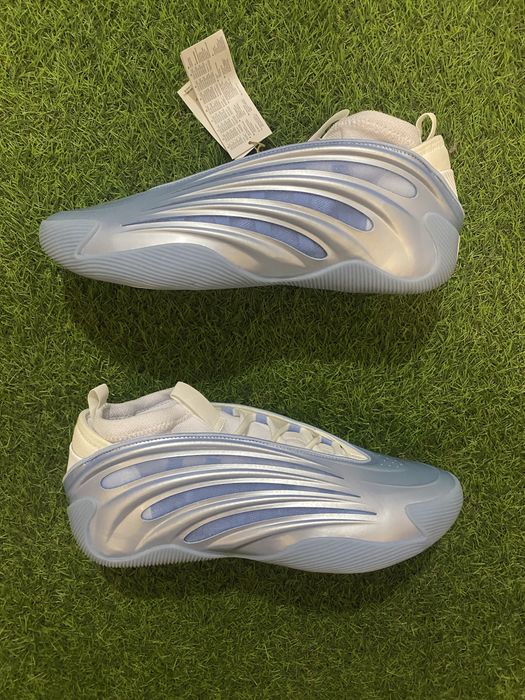 Баскетбольні кросівки adidas