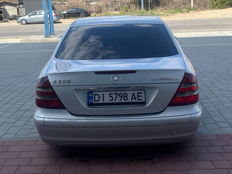Mercedes-Benz w211