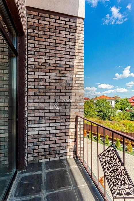 Продаж Таунхаус Гатне 180 м² 3 сотки 3 кімнати Бомбосховище Двір 50 м² 2 паркомісця 20 хв до метро Теремки