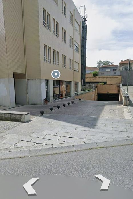 Lugar garagem Av. República