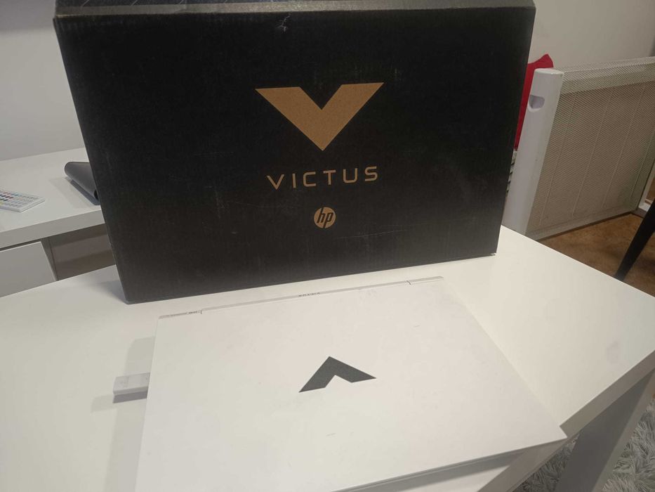 Portátil HP Victus 16.1" 16-e0008np R7 5800H 8GB 256GB RX5500M 144Hz