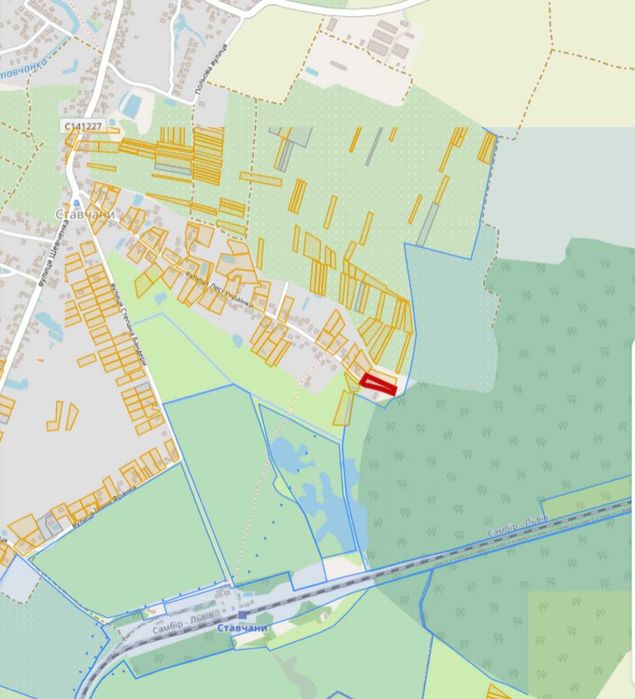 велика ділянка під будівництво Вашого будинку в с.Ставчани - 9 км до Львова. Комунікації поруч всі - газ, вода центральна, колодязь та світло є .