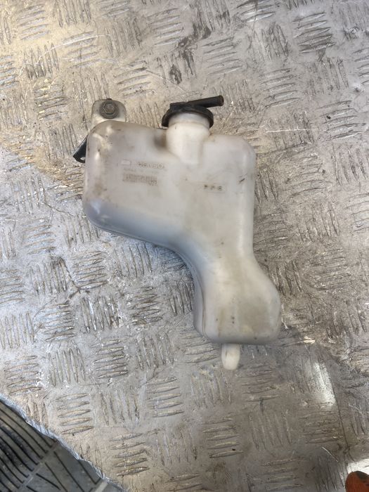 Бачок разширительный Тойота рав4 год 1999 пер поколение toyota rav4