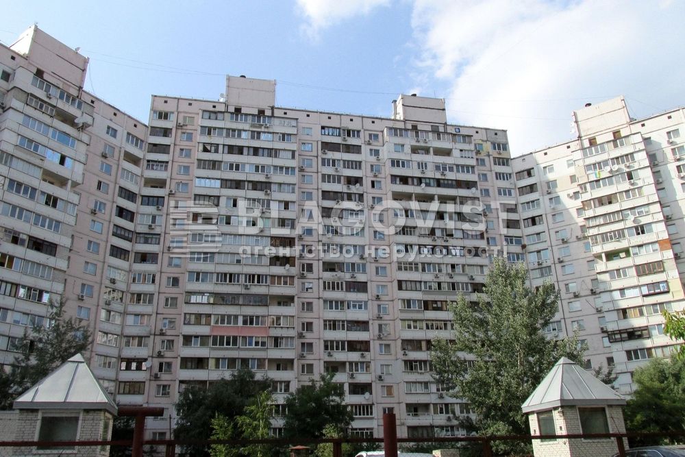 Прожаж 3х кімн квартири Анни Ахматової 15 Позняки Дарницький Гривня