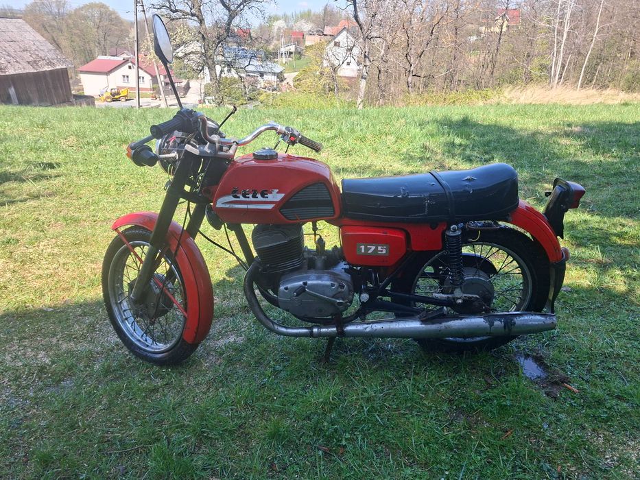 Cezet 175 z dokumentami