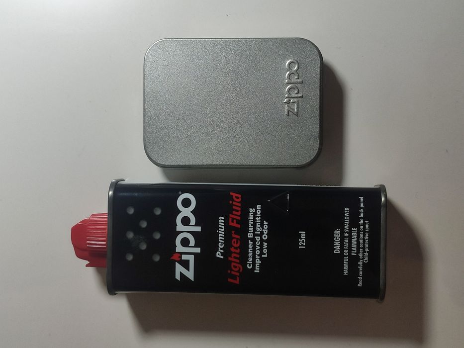 Запальничка Zippo Playboy in Black & White 250PB107(е в наявності)