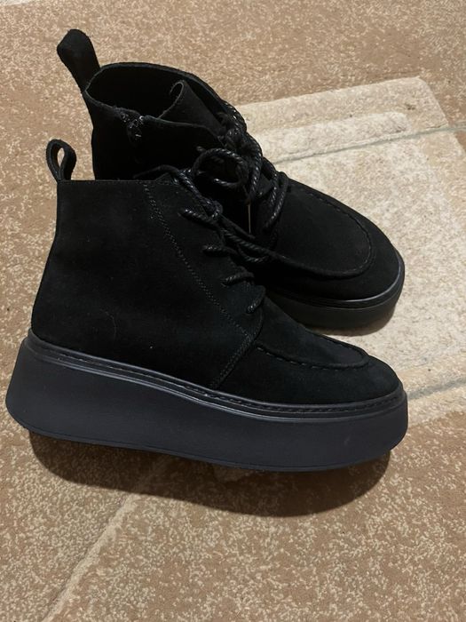 Продам ботинки 37 размер новые