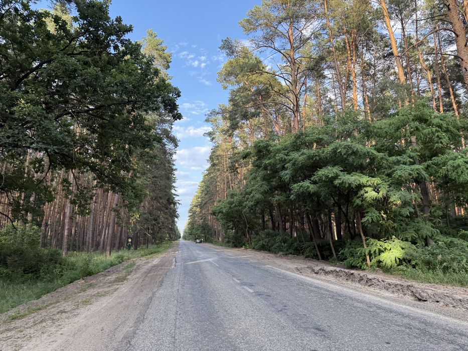 10 сот біля рибного каналу 250м поряд ліс та київське море терміново