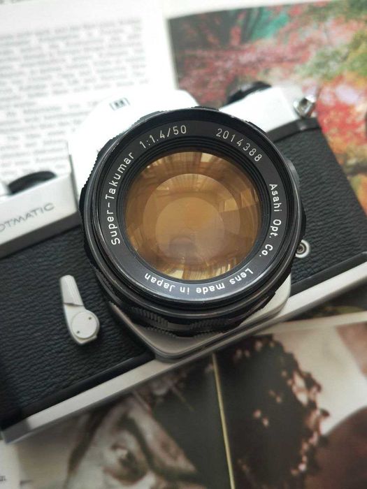 Pentax Spotmatic з обʼєктивом Super-Takumar 50mm f/1.4