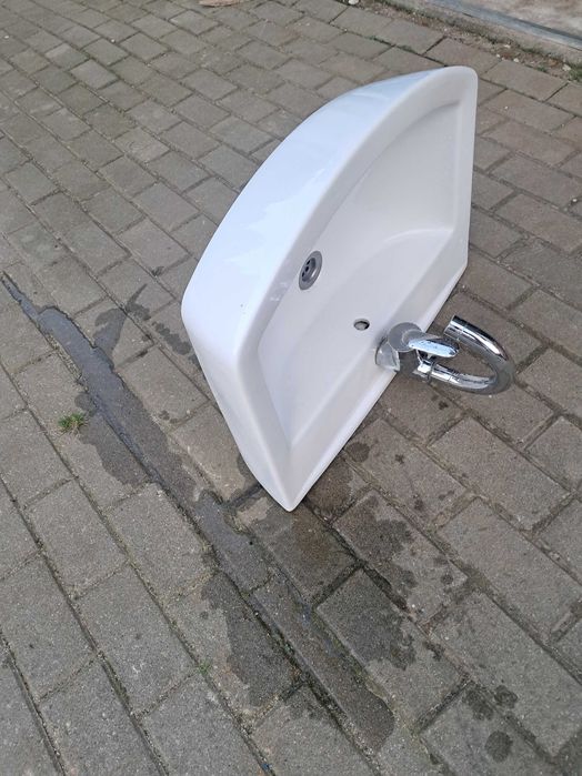 Sprzedam zlew łazienkowy