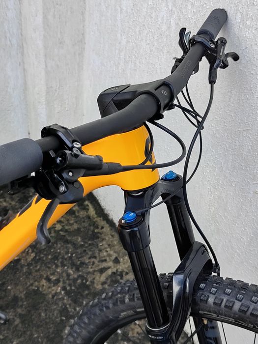 1799€Scott Spark carbono ( aceito retomas)
Tamanho M 
Suspensão e amor