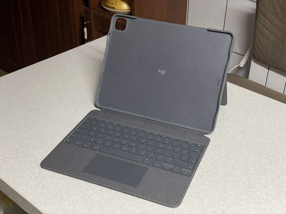 Logitech Combo Touch Keyboard z gładzikiem do iPada Pro 12,9 cala