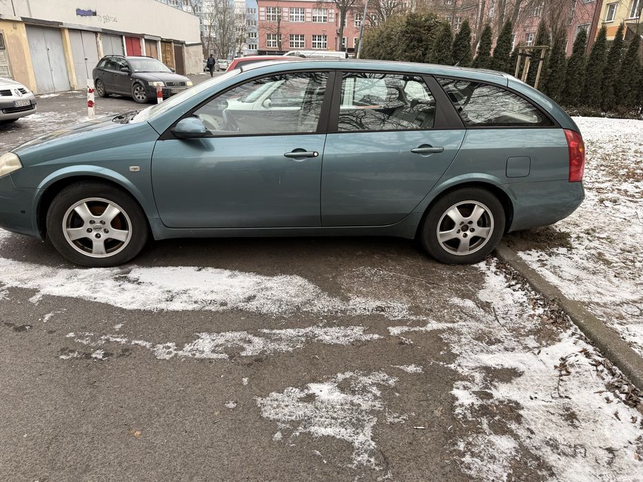 Nisan  primera.  2001