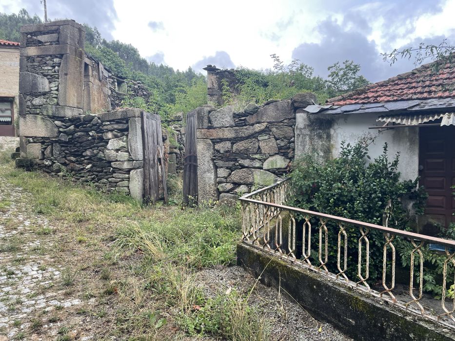 Ruinas para restauro em Arouca