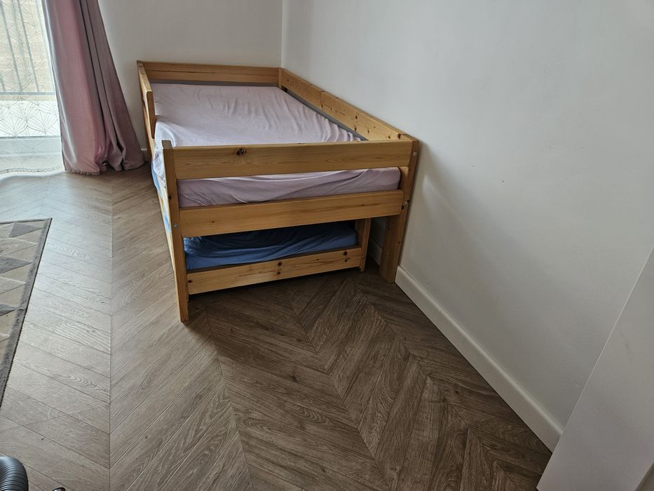Łóżko dziecięce drewniane podwójne