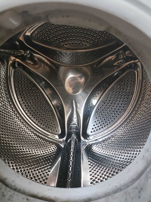 Máquina lavar roupa e frigorífico