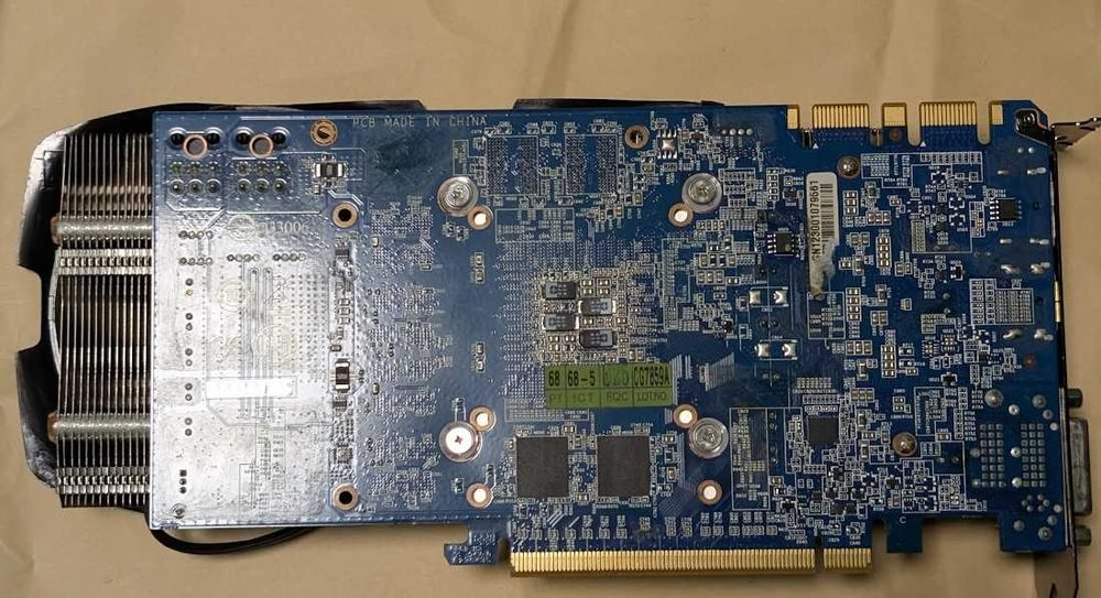 Охлаждение для видеокарты GTX 660 Ti отличное состояние бесшумная