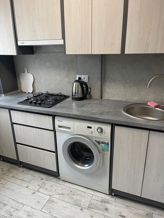 Подобово 1к квартира, 4 спал. місця. Свіжий ремонт!