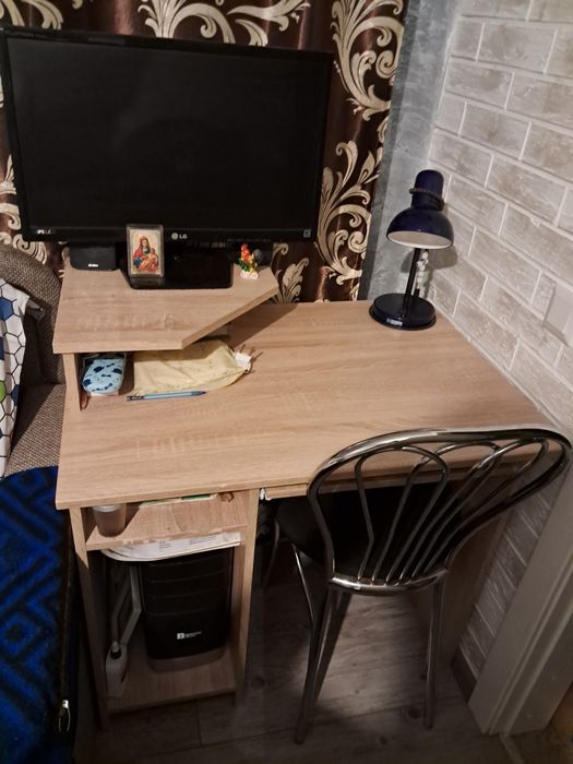 Стол компьютерный
