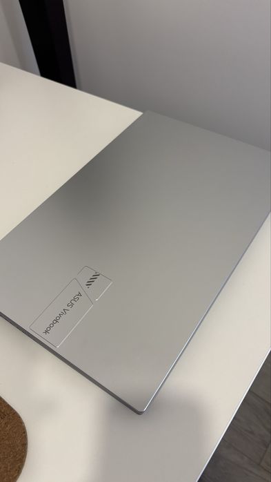 Asus Vivobook  RYZEN 7730U