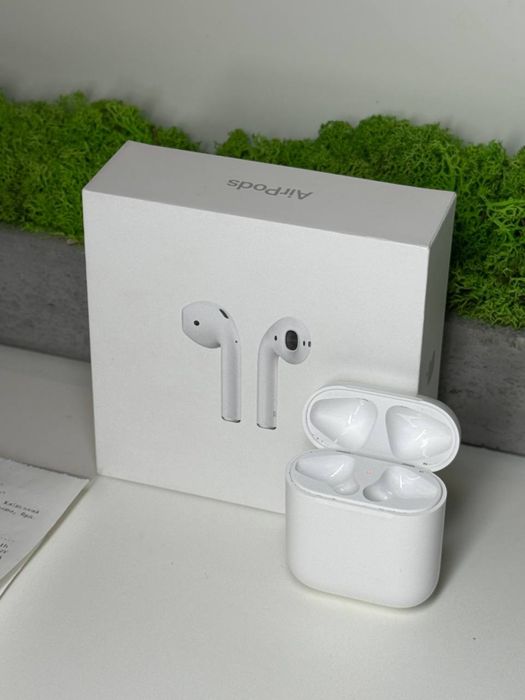 Продам Apple AirPods 2 кейс футляр Model A2032 A2031 A1602