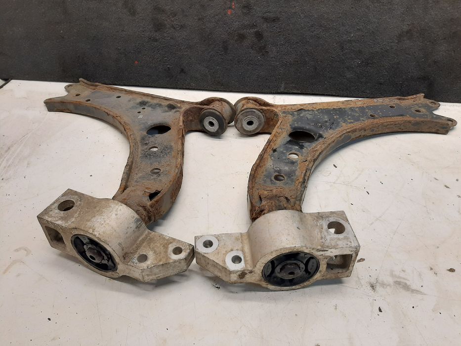 Передній ричаг підвіски vw golf 5 Caddy Touran Skoda a5