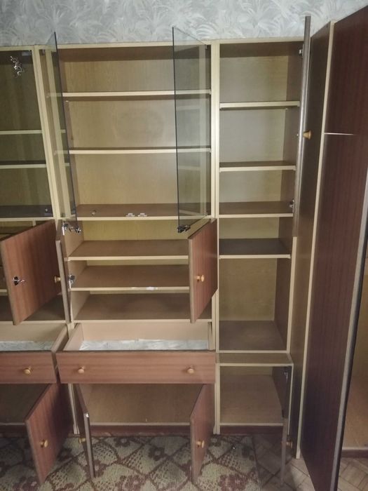 Meblościanka z czasów PRL - używana, w dobrym stanie