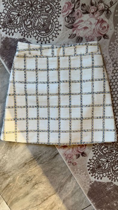 Твідова спідниця