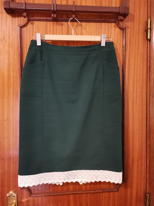Saia H&M verde com renda