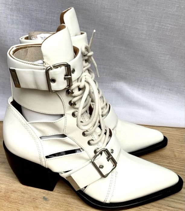 Продам женские ботинки Chloe