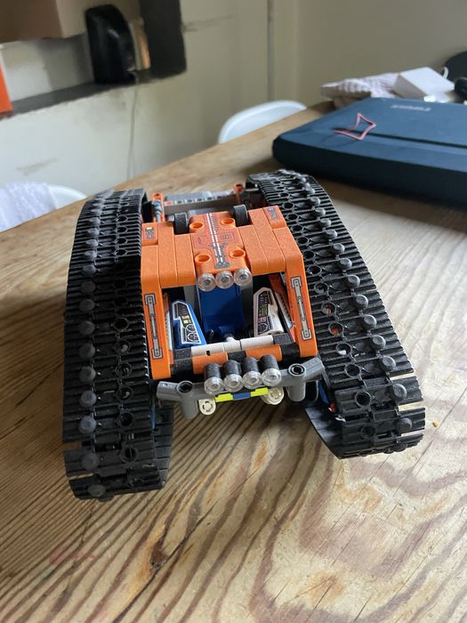 Lego technic 42140 zdalnie sterowany dwu stronny