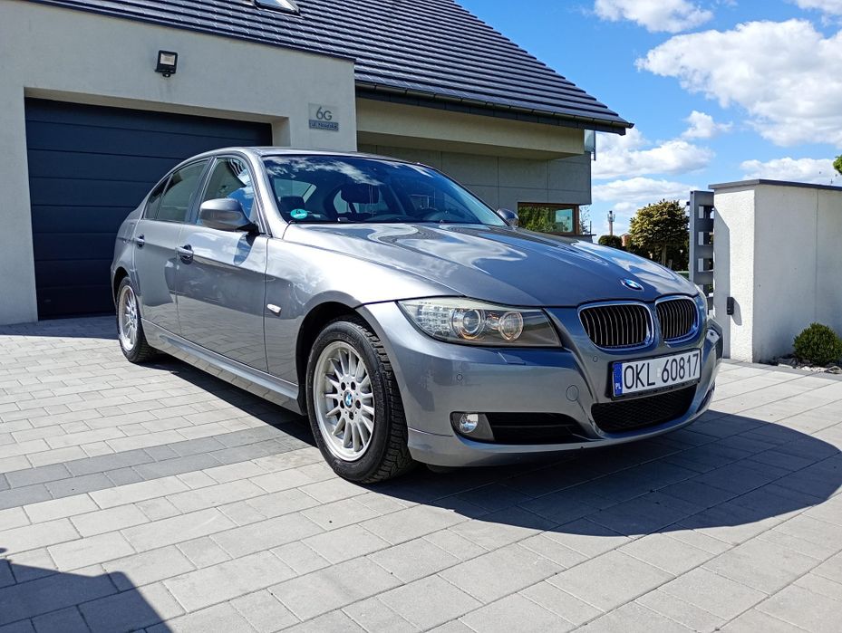 BMW E90 318i 09r. Bezwypad Navi Ksenon Keyless Parktronic Zarejestrowany PL