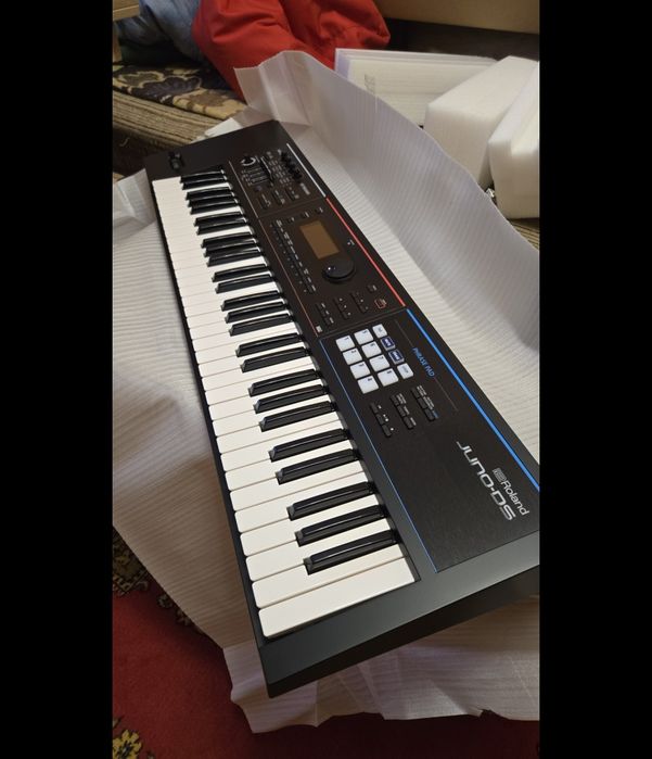Roland Juno ds61
