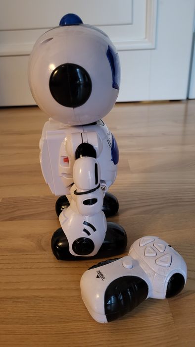 Robot Pilot TAŃCZY, zdalnie sterowany