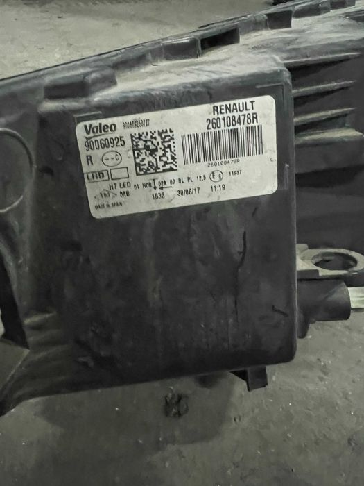 Otica direita Renault Megane IV 4