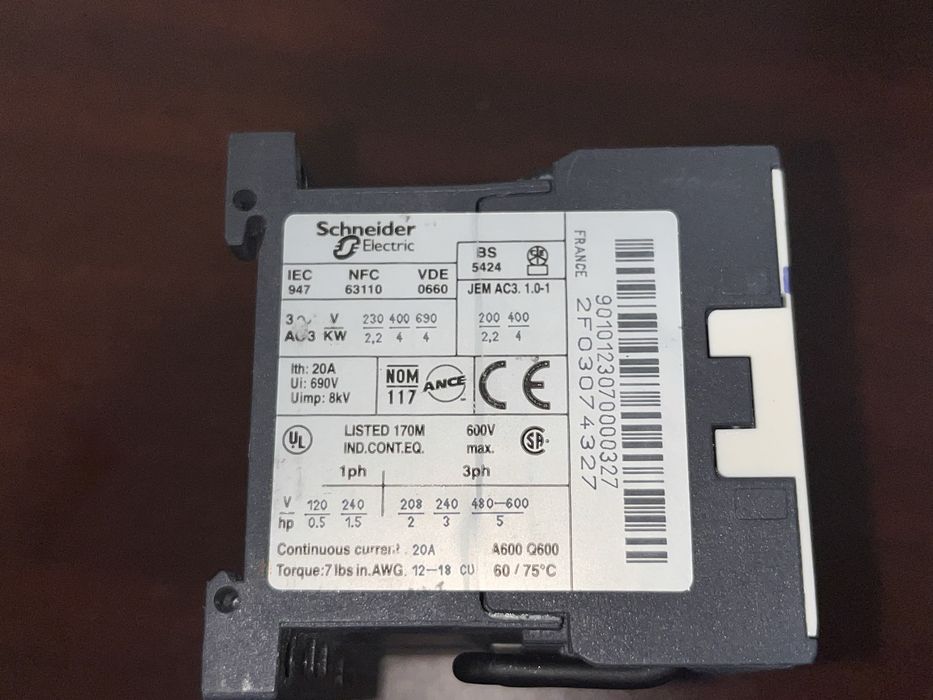 contator Schneider Electric da série TeSys LC2K0901p7