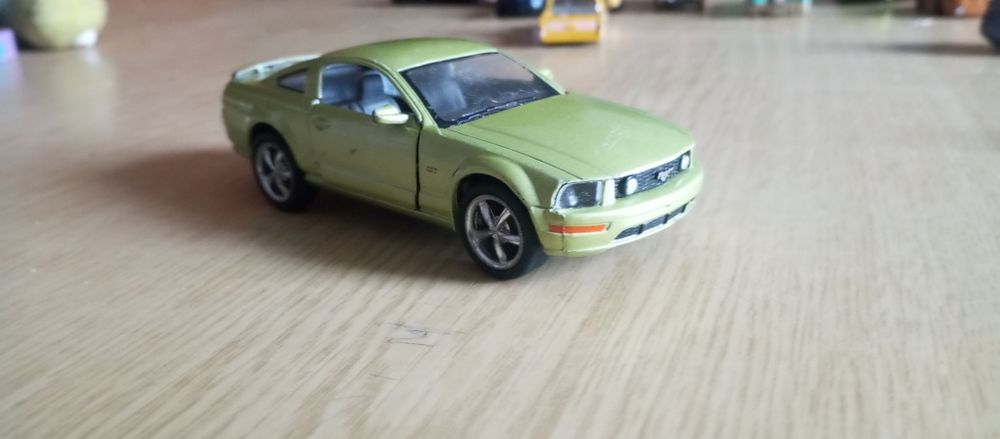 Іграшки для хлопчиків та колекціонерів