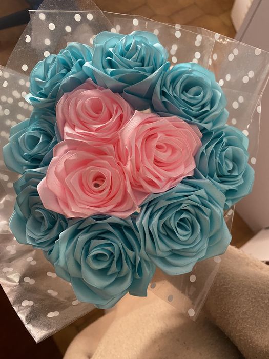 Rosas eternas feitas de cetim