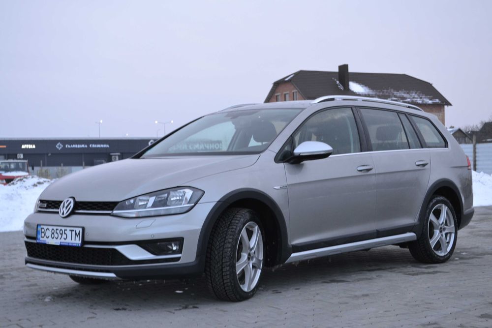 Фольксваген гольф 7 АЛЬТРАК мотіон повний  привід