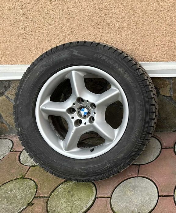Оригінальні диски BMW Star spoke 57 (71/2JX17 ET:40) + зимові шини