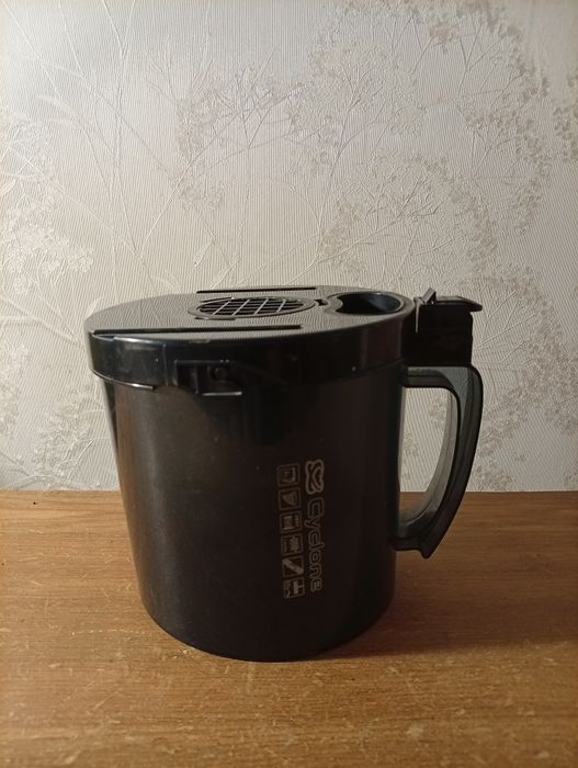 Контейнер для пылесоса SATURN.