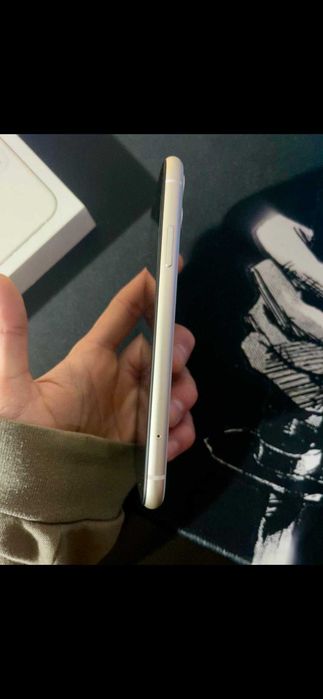 iPhone 11 - 128GB Branco - Como Novo - Bateria 100%