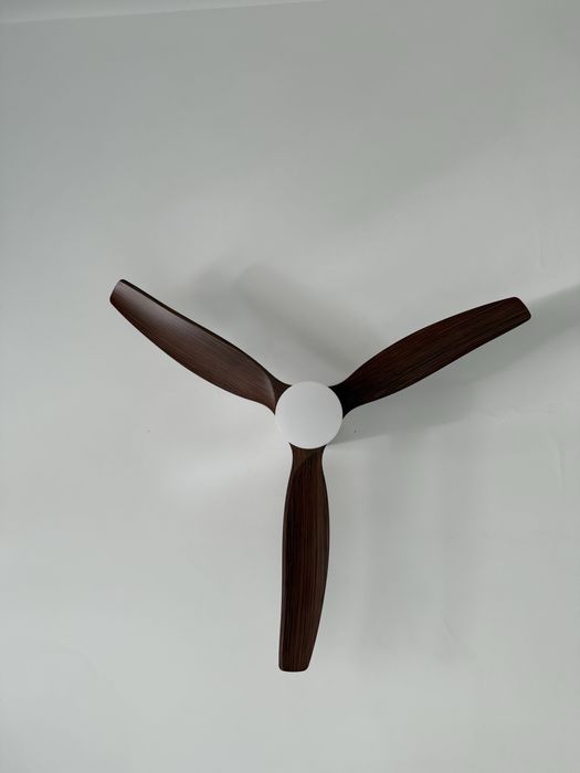 Ventoinha de teto CREATE WIND (madeira escura) com luz LED