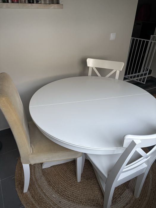 Mesa branca Ikea Rosentorp extensivel + 2 brancas cadeiras rosentorp