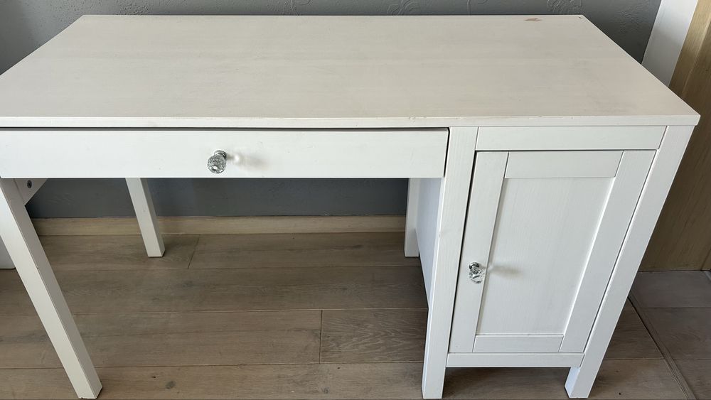 Biurko biale  Ikea