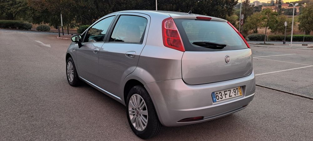 Fiat Grande Punto 1.2 Active (2008)  Pintura Nova & Histórico